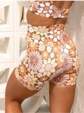 Kavala flower power vintage  Bike Shorts
retail $85 Floral High-Waist